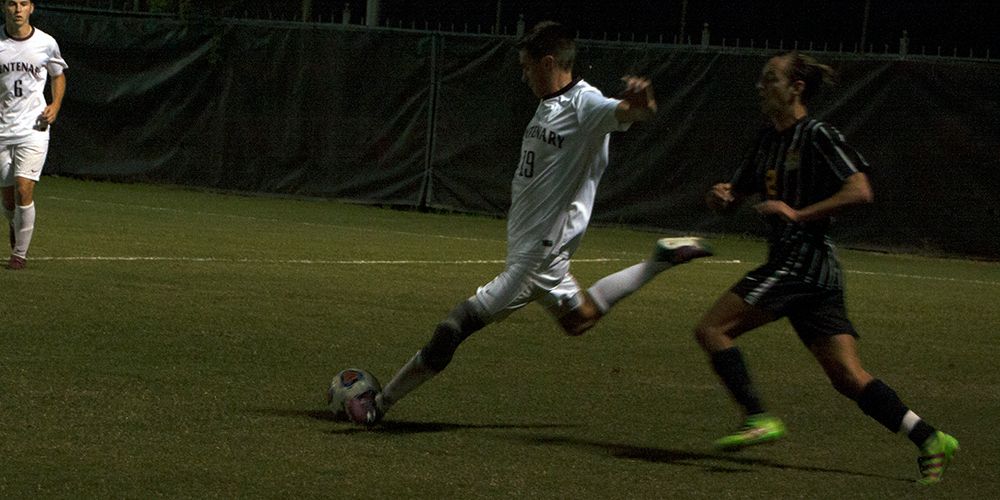 Gents Soccer Draws First Tie in 3 Years, Falls in Weekend Finale