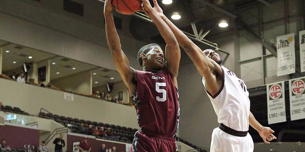 Travion Kirkendoll Named Donnie Wilhite Most Valuable Athlete for 2015-16 Athletic Year