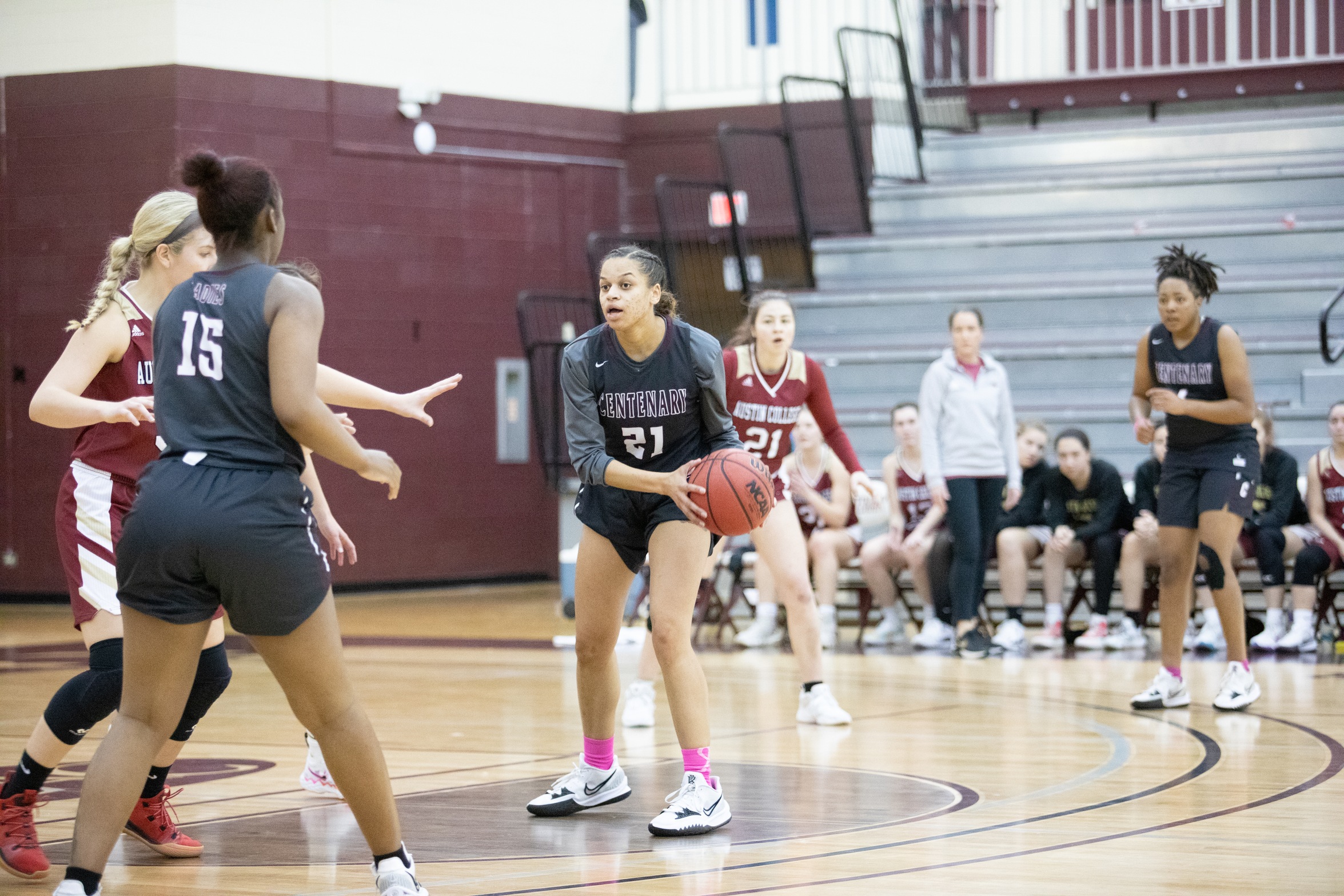 Ladies Fall To Colorado College On Friday Night At Home, 70-54