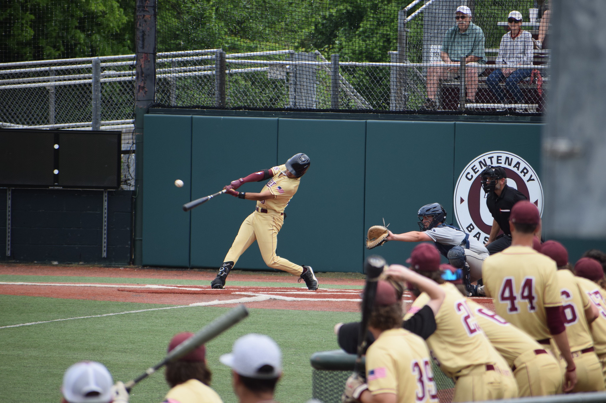 Baseball Posts Comeback Win To Clinch Series Over Dallas On Sunday