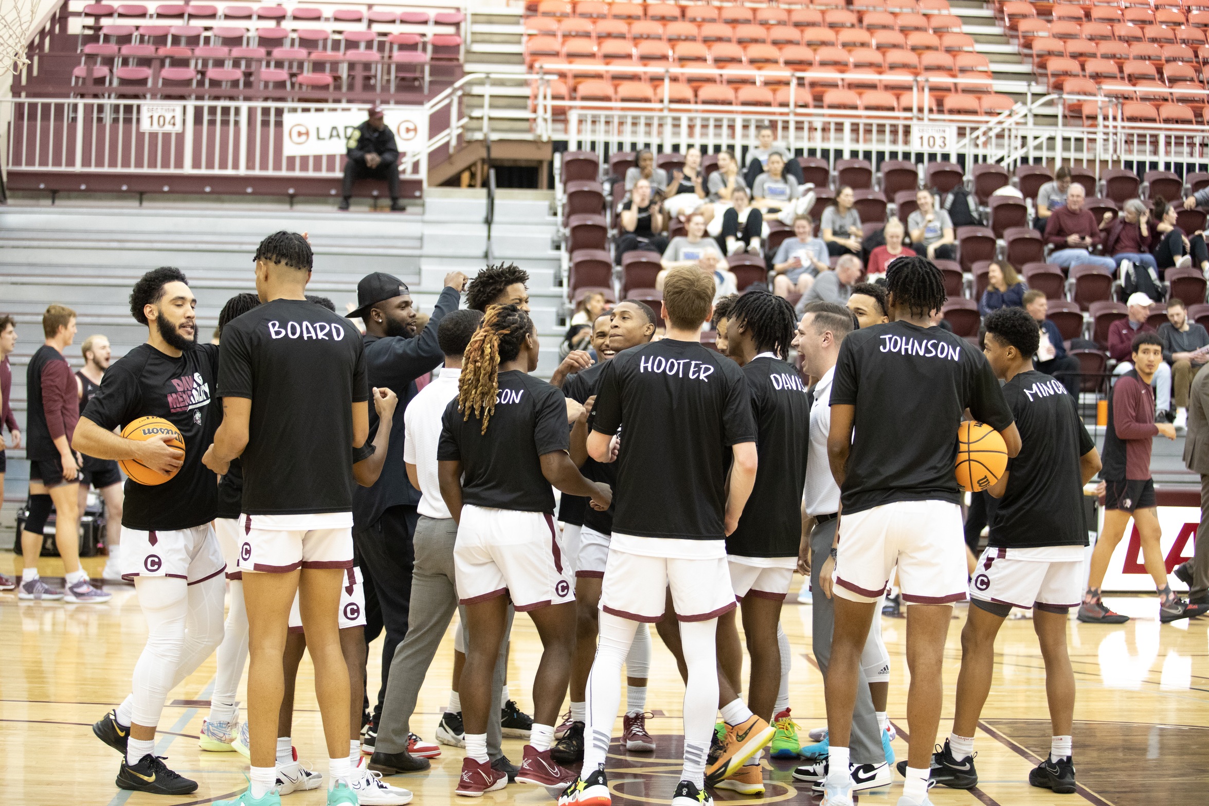 The Gents will play their final game of the regular season on Sunday at Colorado College.