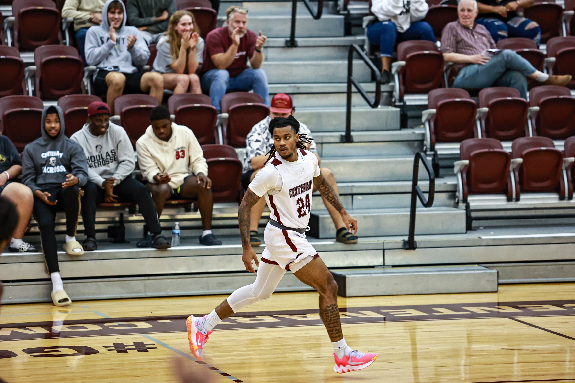 Senior G AJ Hall was one of three Gents to score in double figures on Friday.

PHOTO: Isabell Gonzales