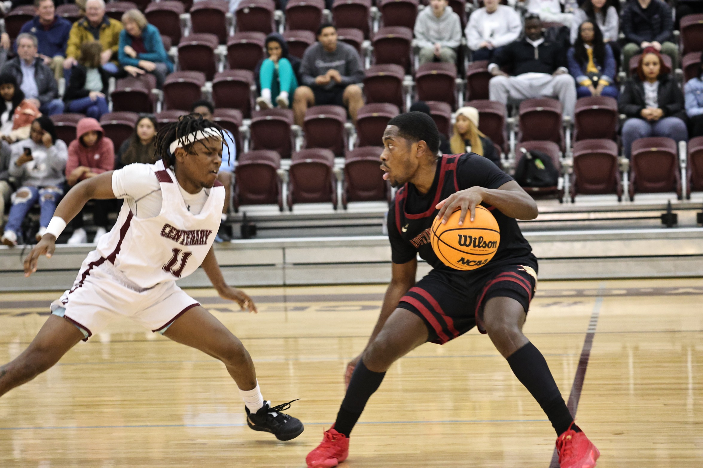 Freshman G Gerald Murage (Irving, Texas) and the tenacious Gents' defense are on the road for a pair of league games this weekend.