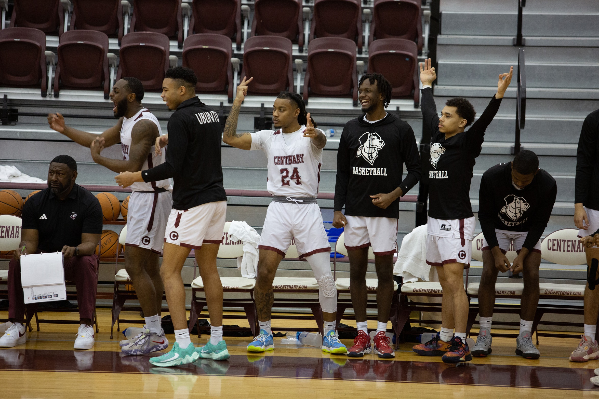 The Gents won their third-straight game on Friday night with a big victory at Colorado College.