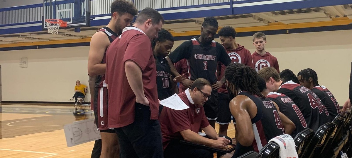 Gents Edged 63-62 At LeTourneau In SCAC Opener