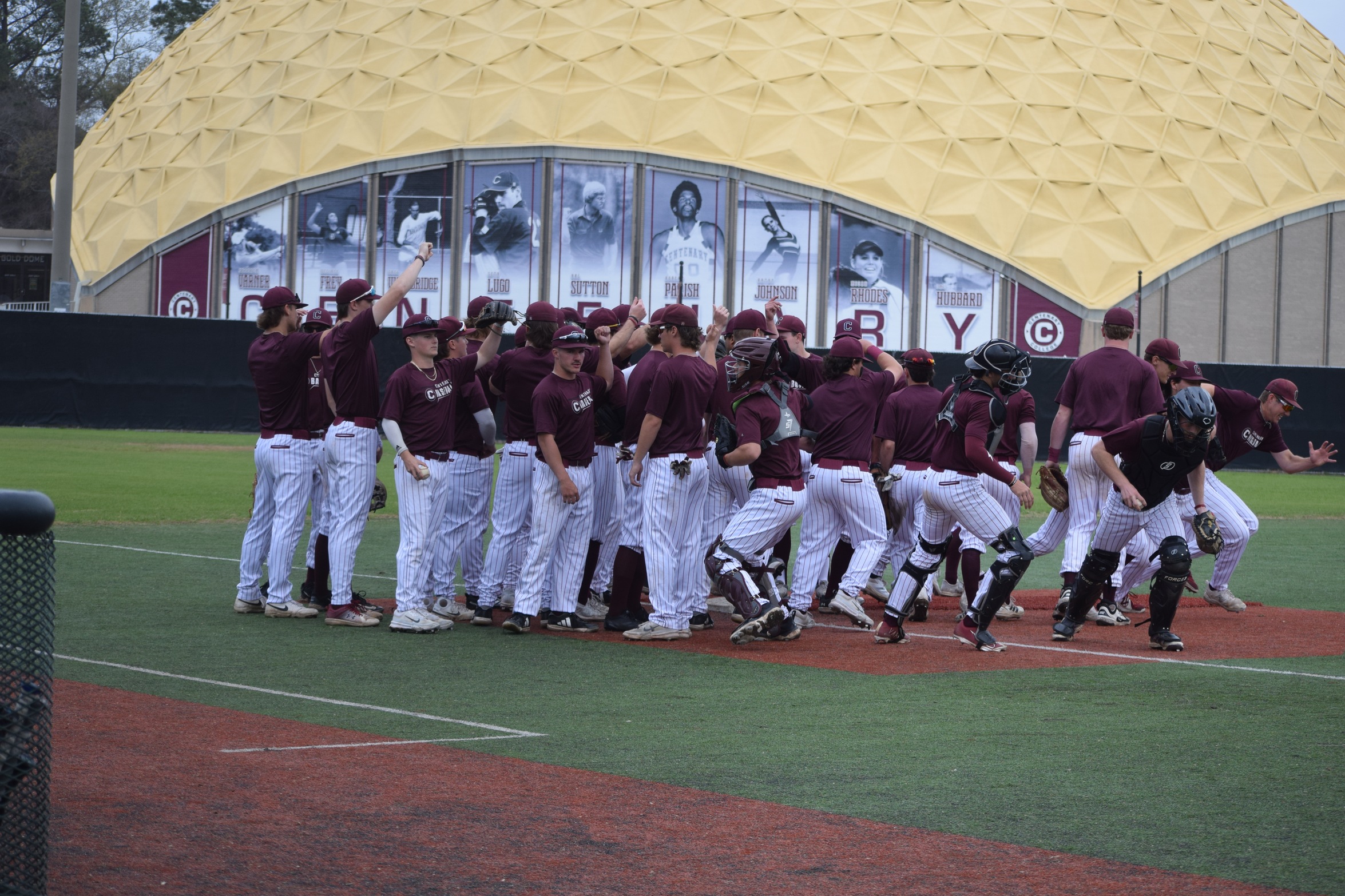 The Diamond Gents split a DH in SCAC play on Saturday with Schreiner.

PHOTO: Karen McLaughlin
