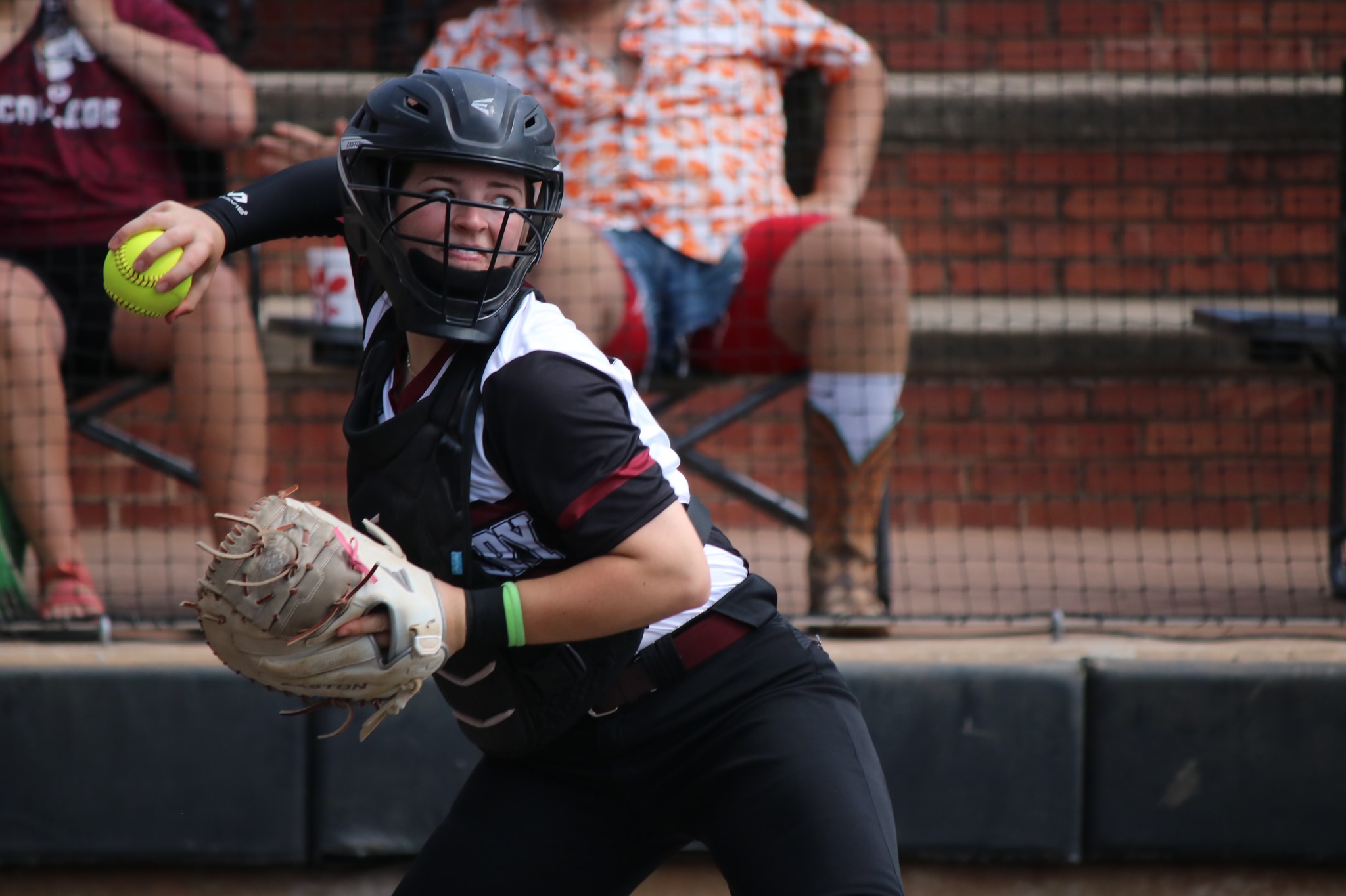 Ladies Split Doubleheader With Hendrix