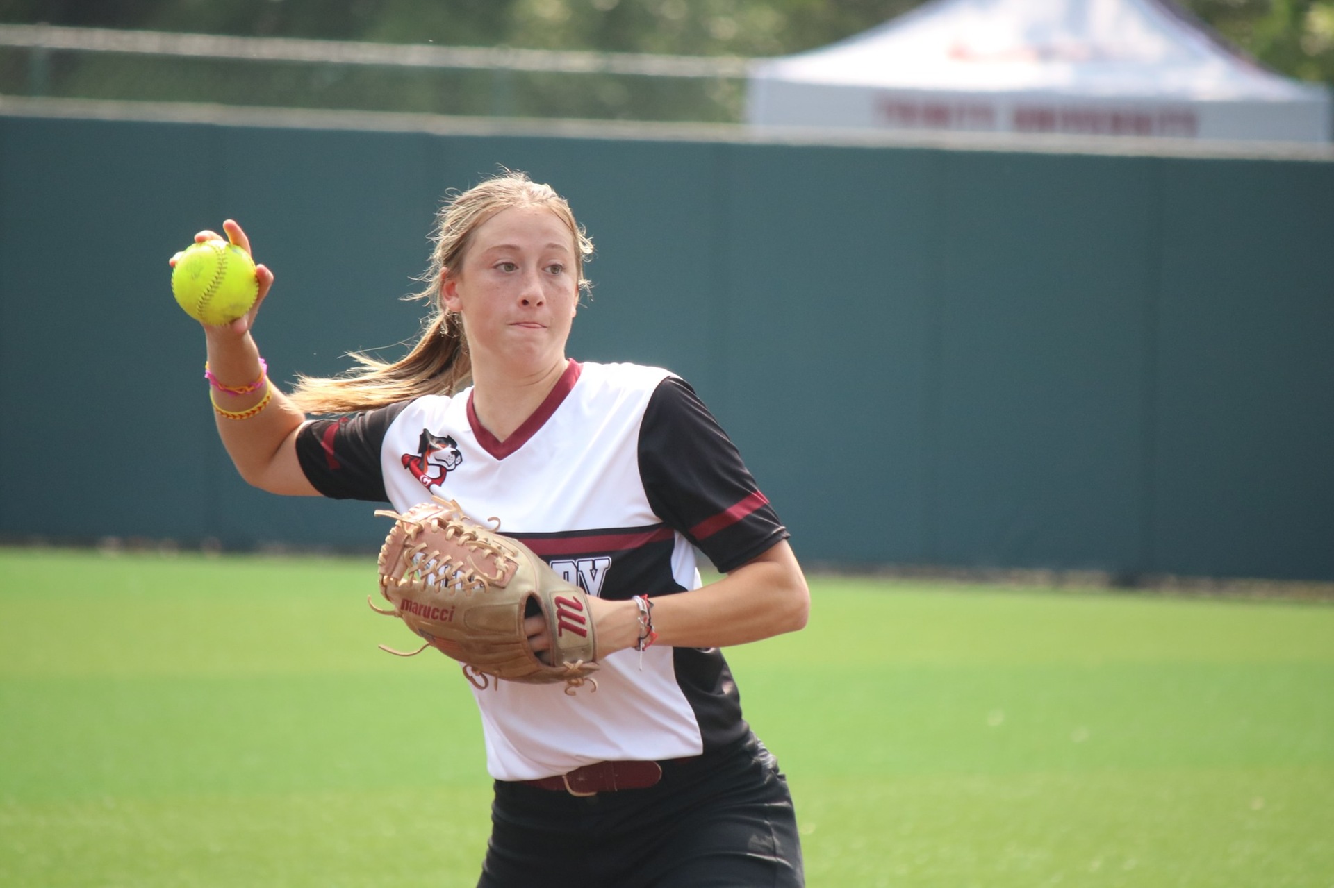 Senior Brooke Sandefur and the Ladies completed a weekend sweep over Ozarks on Saturday.