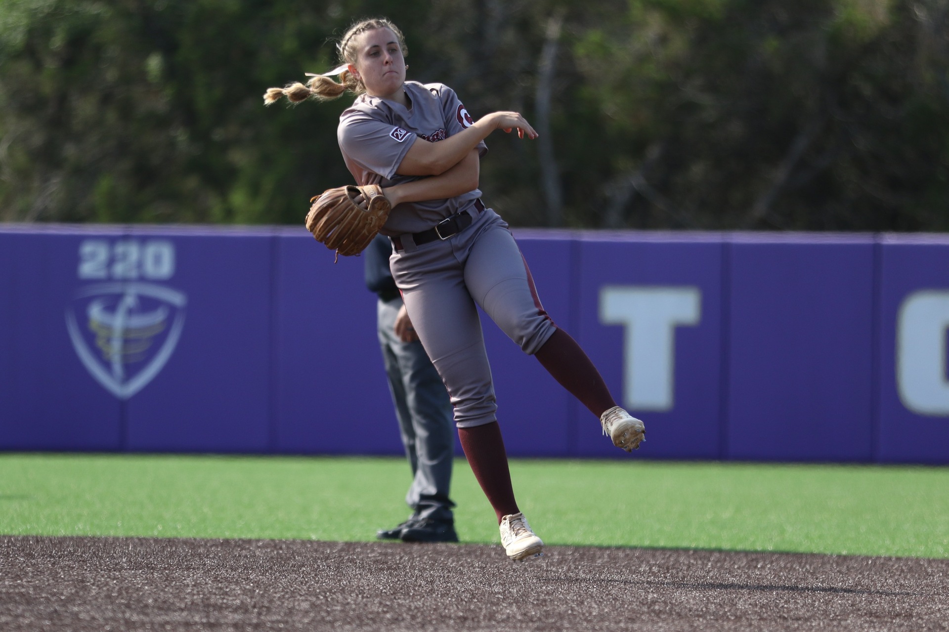 Softball Completes Series Sweep Over Dallas