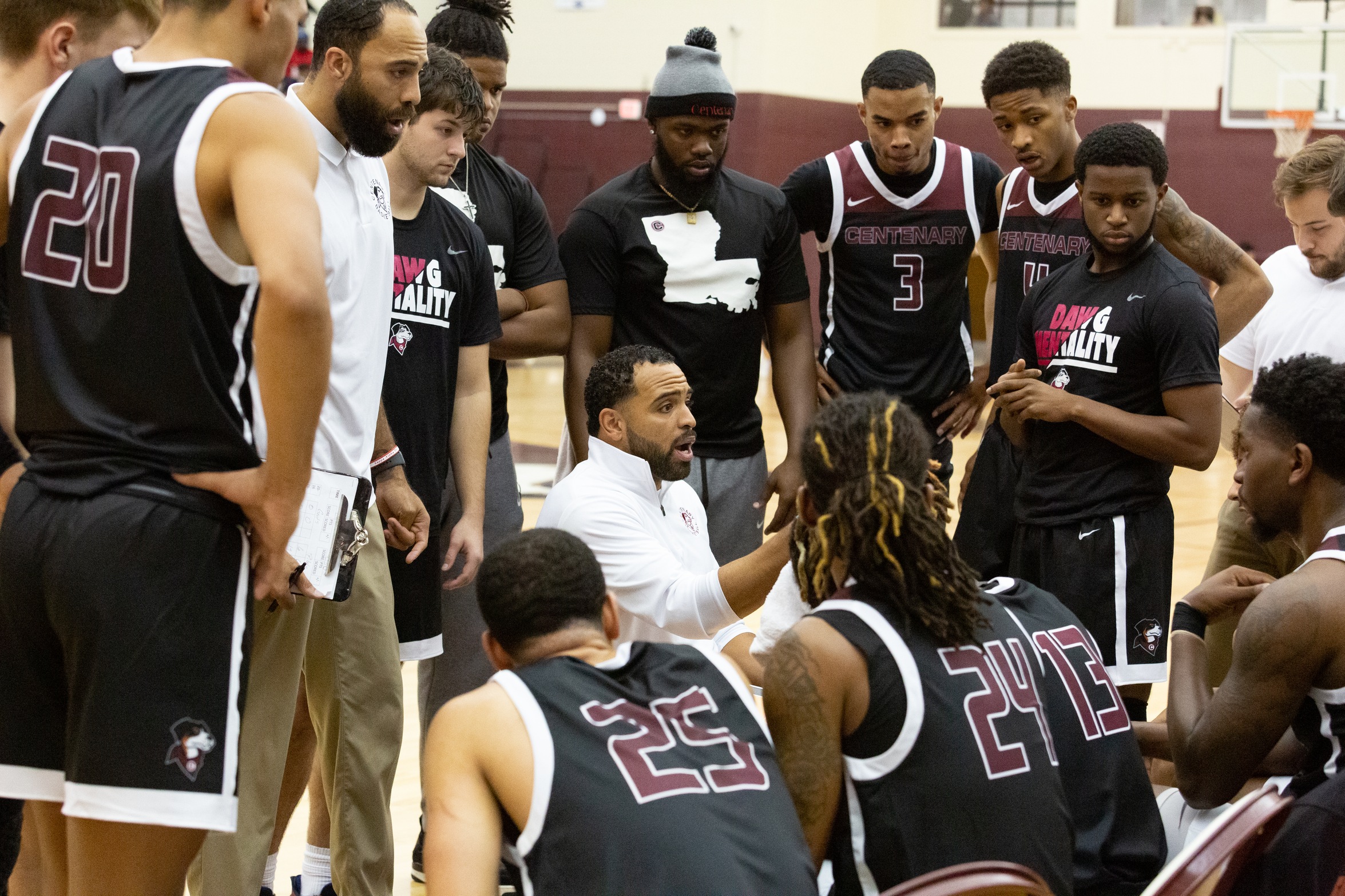 Gents Flex Offensive Muscles in Blowout Win Over Texas Lutheran, 95-62