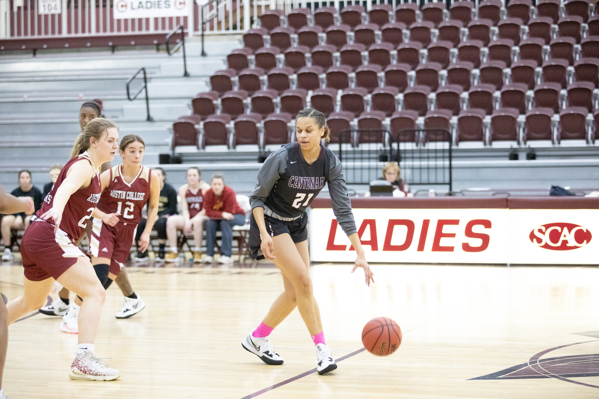 Ladies To Face St. Thomas On Senior Day