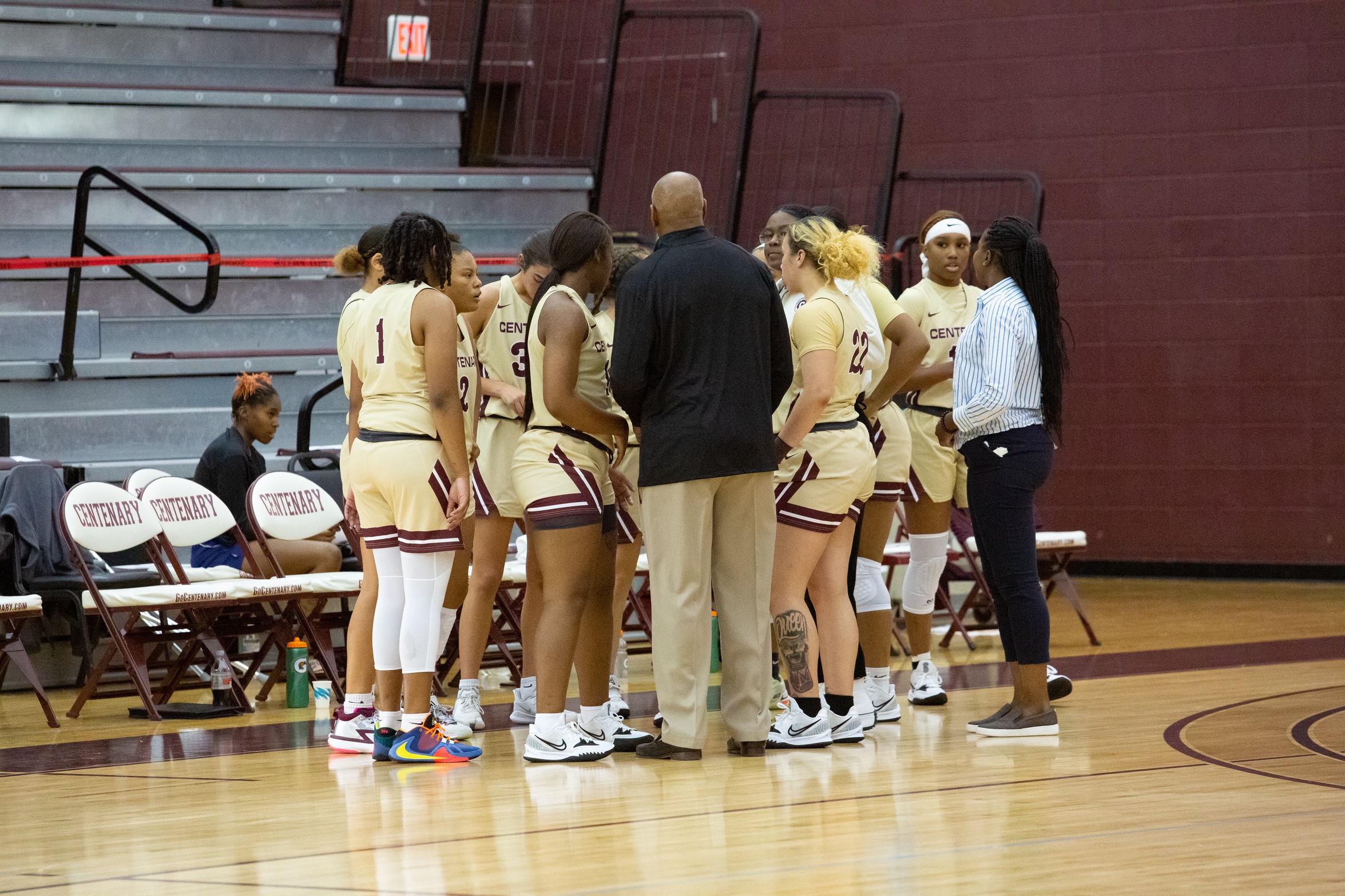Ladies Defeat St. Thomas, 61-53, On Senior Day