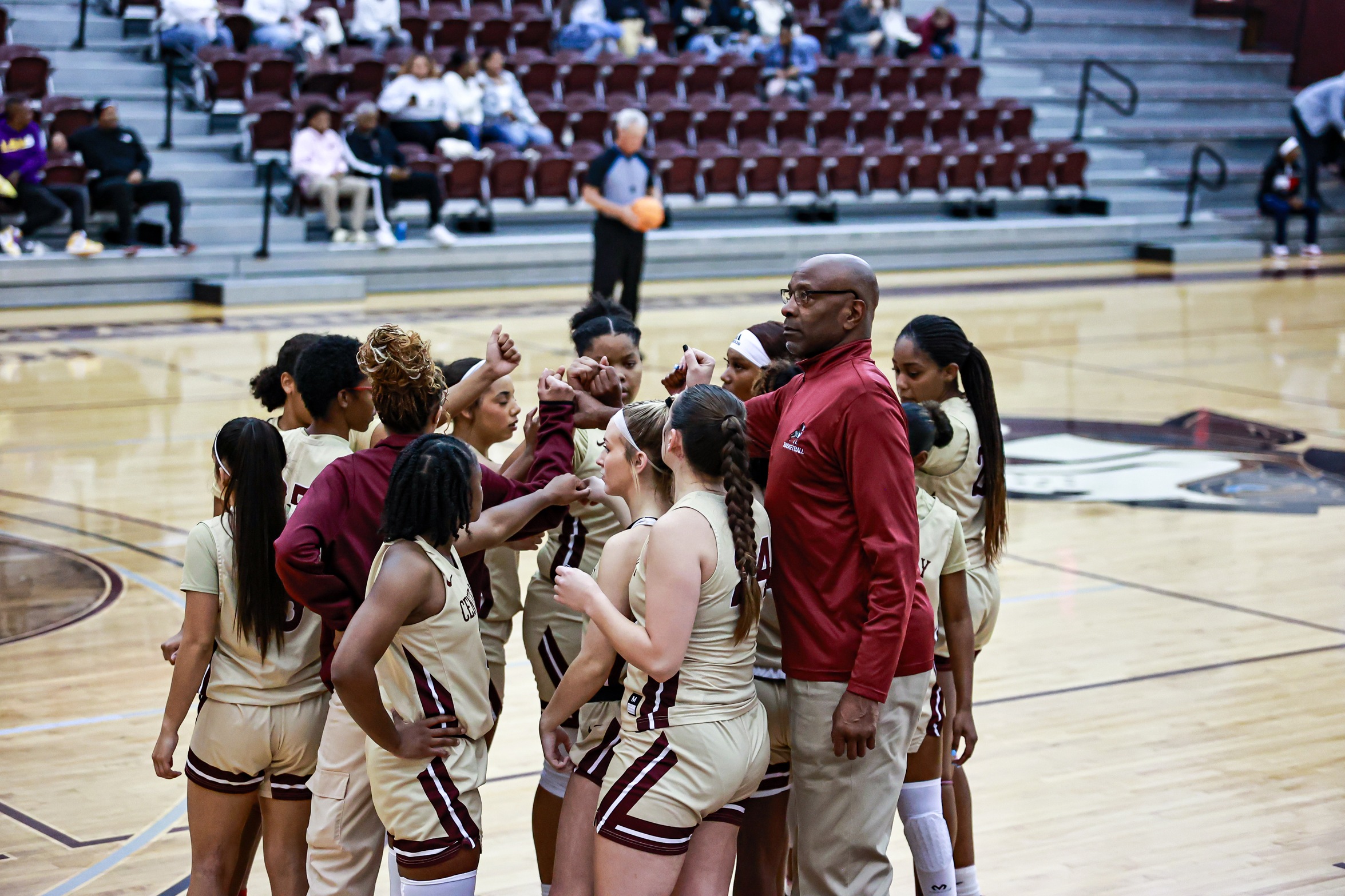 The Ladies fell to Schreiner on Senior Night.