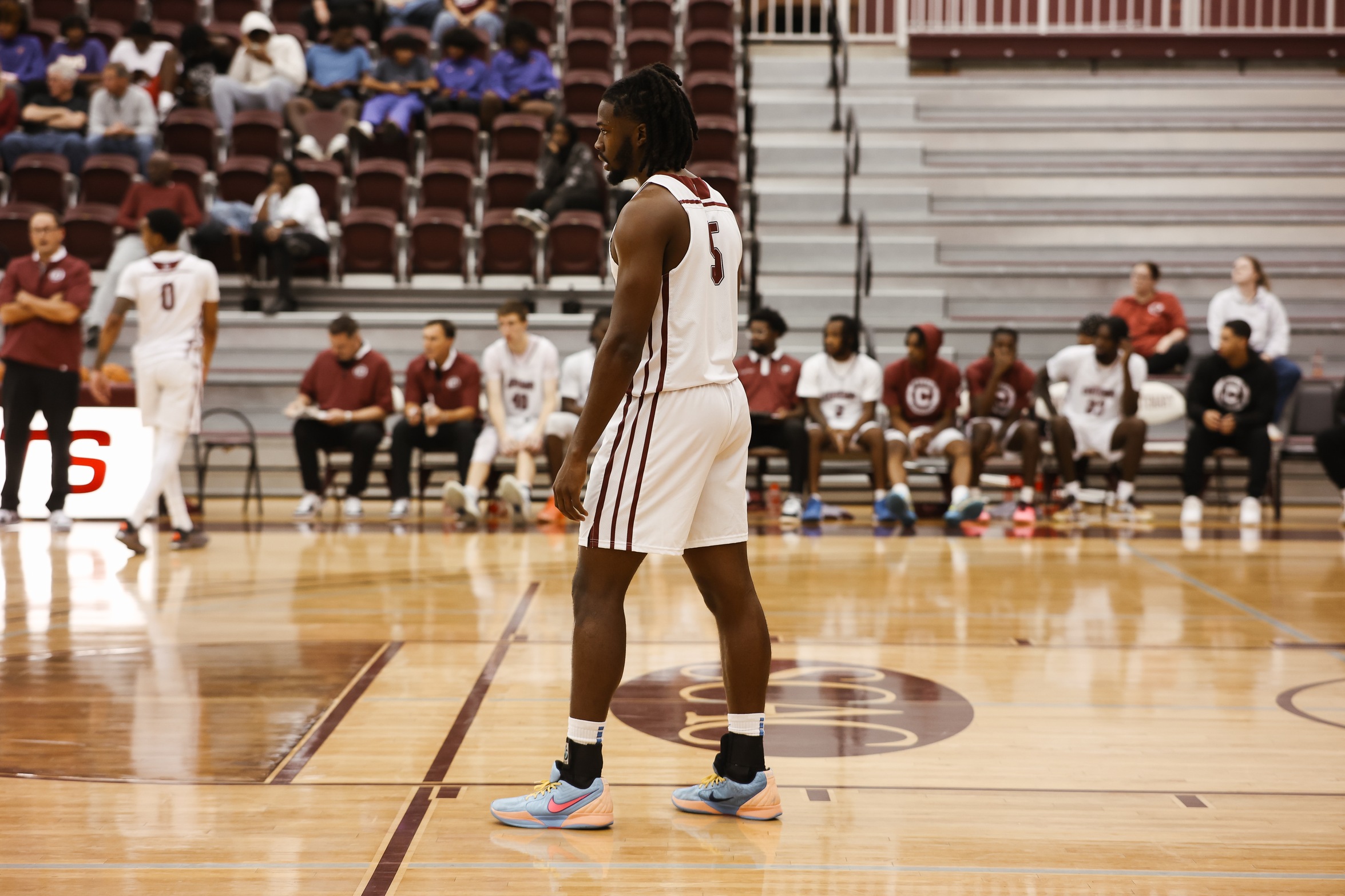 Sophomore G Nicholas Addison (Cedar Hill, Texas) and the Gents came up shoer at home on Friday versus LeTourneau.

PHOTO: Calvin Hearns